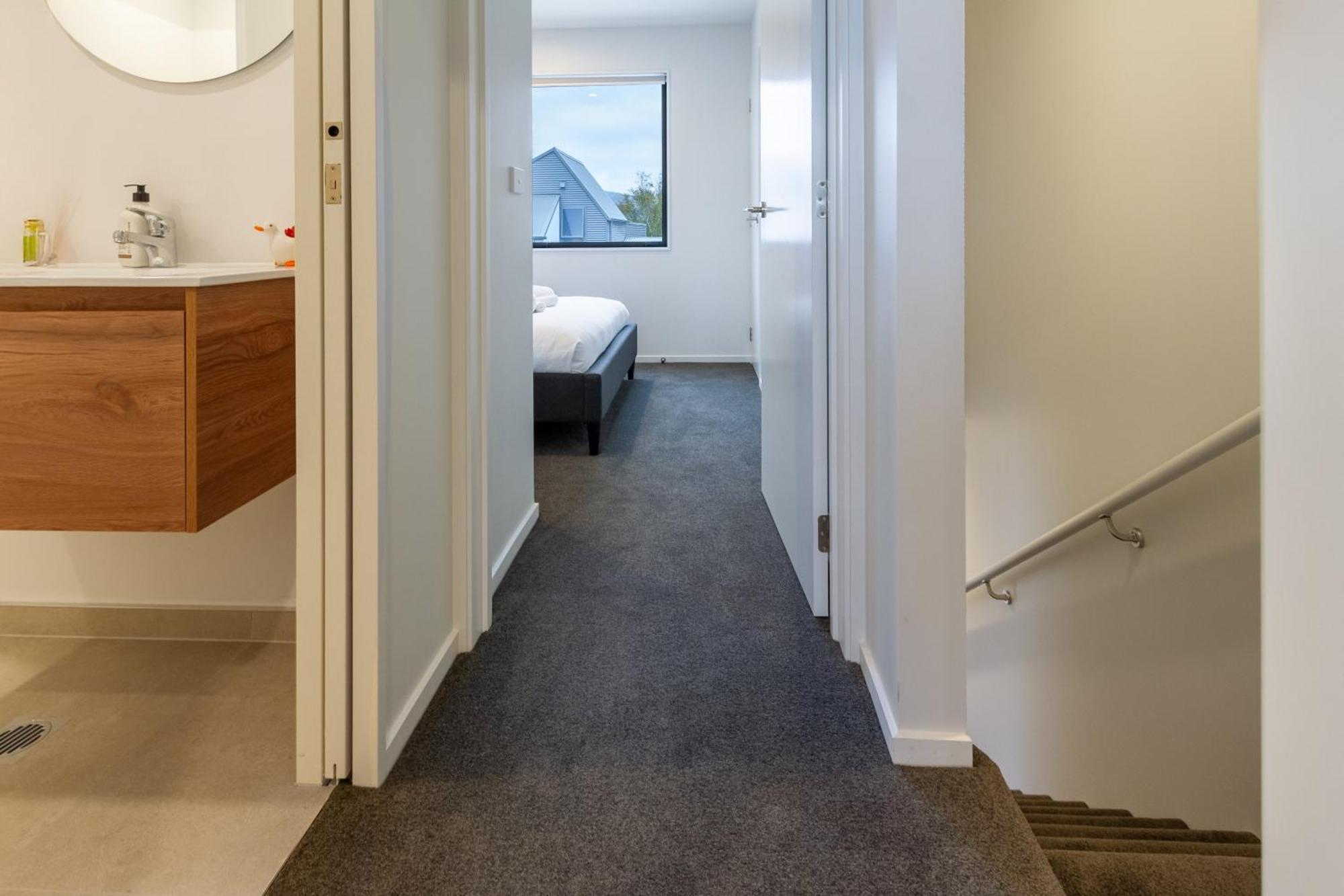 Bright & Spacious 2br Near Ara Institute And Cbd