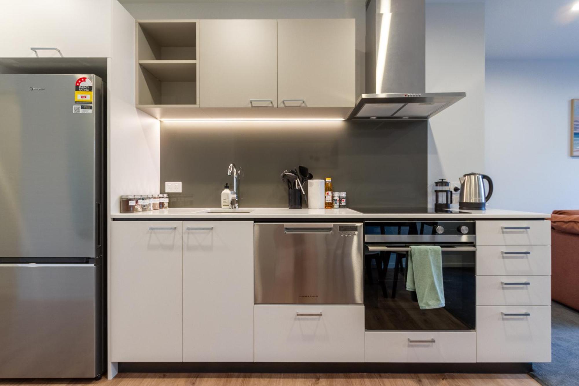 Bright & Spacious 2br Near Ara Institute And Cbd