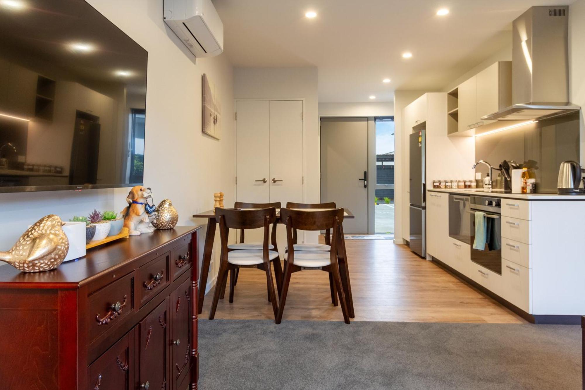 Bright & Spacious 2br Near Ara Institute And Cbd Apartment